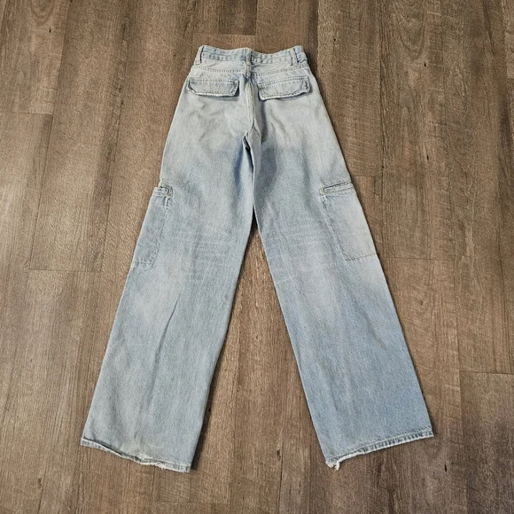ZARA Women Mid Rise Cargo Side Pocket  Denim Wide Leg Pants Sz US 0 Blue Light - Picture 2 of 11